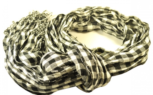Черно-белый клетчатый шарф осень-зима 2013-2014 года
