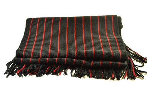 Черный мужской шарф с красными полосками
