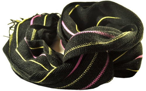 Черный мужской шарф с желтыми и розовыми полосками