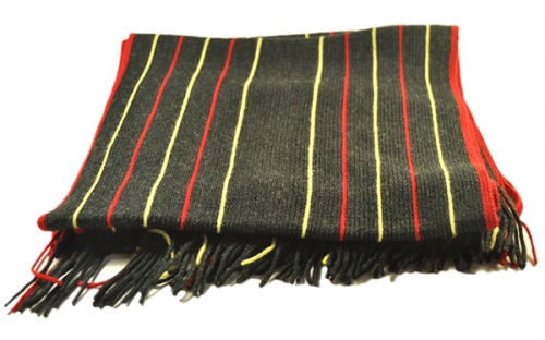 Черный мужской шарф с красно-желтыми полосками